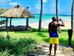 фото - Поветкин и Лебедев в Екатеринбурге, Мэйуэзер в райском уголке, Энди Руис на лапах — соцсети 