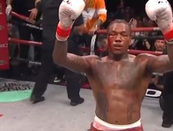 фото - Бой года? Лопес побывал в нокдауне, а затем удосрочил Гальегоса — видео