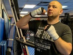 фото - Адам Ковнацки не против боя с Усиком: Я не Рэмбо, но умею нокаутировать людей