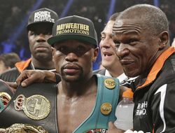 фото - Мэйуэзер практически не готовился к бою с Макгрегором — тренер 