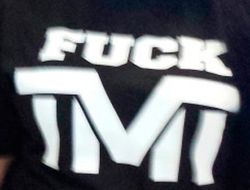 фото - Кадр дня: фанаты Сауля Альвареса провоцируют Флойда Мэйуэзера