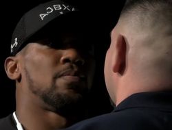 фото - Сравните габариты и «язык тела»: битва взглядов Энтони Джошуа и Энди Руиса — видео