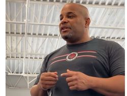 фото - «Расправился бы со всеми». Кормье оценил действующих бойцов полутяжёлого веса