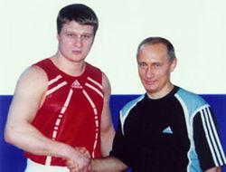 фото - (Пресс-клуб) 2011-й: триумфы и трагедии