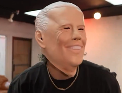 фото - Что было бы, если бы Байден и Трамп провели бой по правилам ММА? Показывают О’Мэлли и его тренер