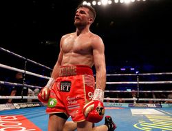 фото - Фаулер нокаутировал Фортеа, а Кордина победил Курбанова: видео