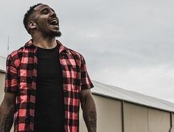 фото - Рой искушает Уорда: Он должен завоевать титулы в тяжёлом и супертяжёлом весах