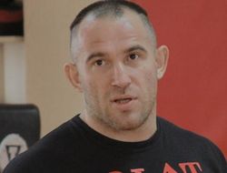 фото - Алексей Олейник заявил, что его не нокаутировали