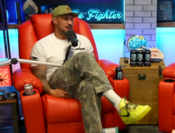 фото - Обозреватель: «Анкалаев может продать 2 PPV-трансляции — одну маме, вторую дяде»