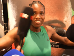 фото - В бою Усик - Дюбуа нет фаворита. Так считает сестра претендента