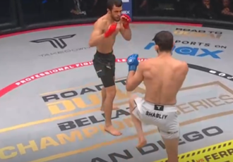 Нурмагомедов побил Шаблия в главном поединке Bellator San Diego