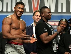 фото - «Ненавижу его, но...» Джошуа рассказал, за кого будет «топить» в бою Фьюри–Уайт