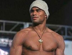 фото - (ММА) Оверим травмировался и не будет драться с Дос Сантосом на UFC 160