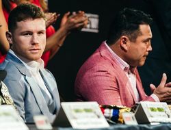 фото - Де Ла Хойя — о ситуации с Канело Альваресом: Я выше всего этого!