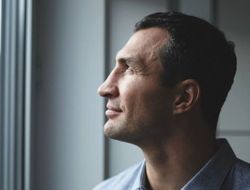 фото - Кадр дня. Владимир Кличко уехал в село