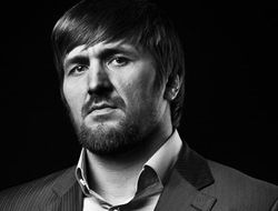 фото - Виталий Минаков против Питера Грэма на FNG 50 в Санкт-Петербурге