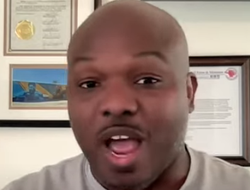 фото - Альварес не будет драться с Бенавидесом. Экс-чемпион назвал причину