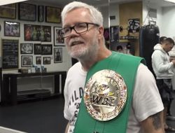 фото - Фредди Роуч получил пояс–полотенце WBC: видео