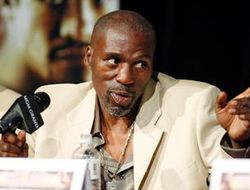 фото - Роджер Мэйуэзер раскритиковал Флойда Мэйуэзера-старшего