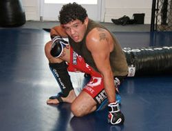 фото - (ММА) Гилберт Мелендес травмирован, турнир Strikeforce отменен
