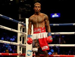 фото - Жермалл Чарло срубил Денниса Хогана