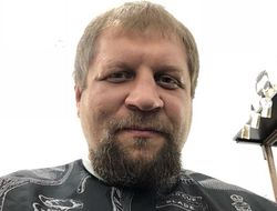 фото - Емельяненко сбрил бороду, хайлайты Поветкина, Нурмагомедов созывает друзей — соцсети