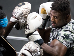 фото - Нганну показал, как готовится к бою с Фьюри. Нам пора переживать о его здоровье?