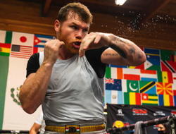 фото - Канело Альварес ответил на вопрос о завершении карьеры