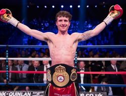 фото - Дэйвис-младший перебил Хьюза в «объединительном» поединке