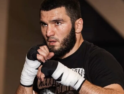 фото - WBC удовлетворил запрос команд Бетербиева и Брауна: хотят договориться без торгов