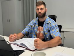 фото - Грядёт бой? Анкалаев сцепился с Прохазкой