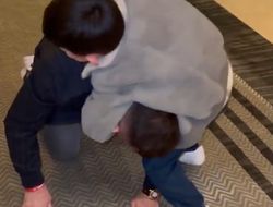 фото - Сын Топурии едва не засабмитил Двалишвили, а сын Перейры впечатлил в спарринге с Тейшейрой: видео