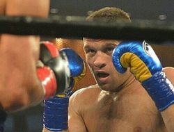 фото - Тренер Деревянченко: Еще несколько боёв — и Сергей будет готов к титулам 