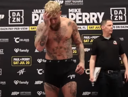 фото - Джейк Пол не сделал вес с первой попытки перед боем с Майком Перри: результаты и видео взвешивания