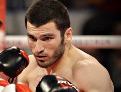 фото - Уже завтра Артур Бетербиев может стать претендентом на титул Андре Уорда