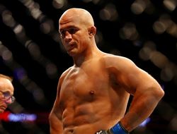 фото - Джуниор дос Сантос и Кёртис Блейдс подерутся в начале 2020 года