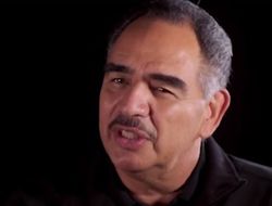 фото - Тренер Гассиева пророчит Усику проблемы в супертяжёлом весе