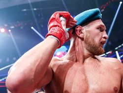 фото - Владимир Минеев жёстко забил Магомеда Исмаилова в реванше