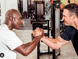 фото - Холифилд окружает себя величием, слабая половина ростера Херна, WBC поздравил Кличко — соцсети 