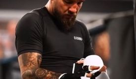 «Эдвардс что-то говорит про Лондон». Амосов — о планах в UFC на 2026 год
