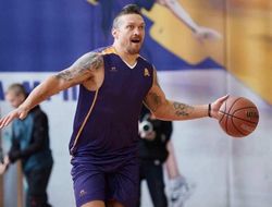 фото - Усик теперь и в баскетболе, Далакян отверг унификацию, Джалолов хочет второе олимпийское золото