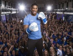 фото - Энтони Джошуа установил рекорд Гиннесса: видео