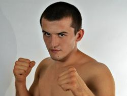 фото - UFC Fight Night: Альберт Туменов остановил Энтони Лэпсли