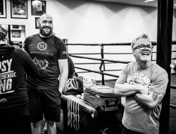 фото - Фредди Роуч поделился прогнозом на бой между Джошуа и Фьюри