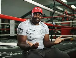 фото - «Усик — отличный комик и танцор, уважаю его». Дерек Чисора дал интервью для британского ТВ