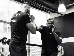 фото - Джон Джонс обратился к болельщикам. У него хорошая новость