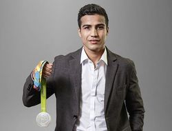 фото - Звезда любительского бокса Шахрам Гиясов переходит в профи