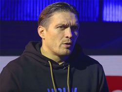 фото - Усик недоволен Красюком: Человек должен воевать, а не просто понравиться всем и в первую очередь той стороне