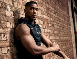 фото - Вести из соцсетей: Усик парит, Джошуа отрабатывает, Поветкин поздравляет Лебедева