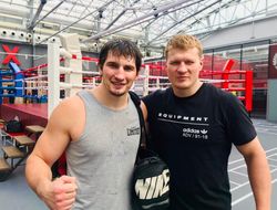 фото - Папин нокаутировал бойца, который давненько не выходил в ринг: видео